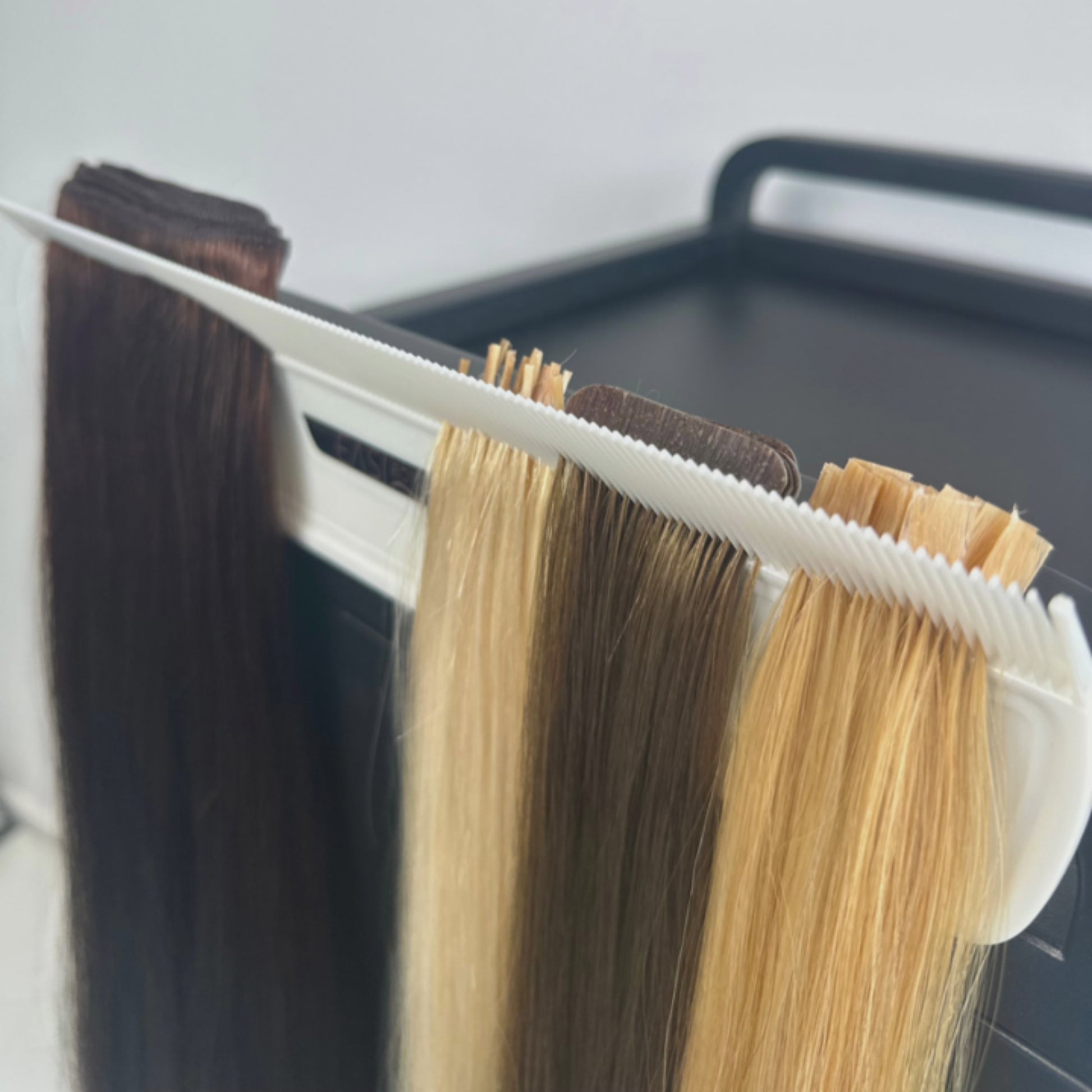 Famure Hair Extension Holder, Hair Extension Acrylic Hair Strands Holder
